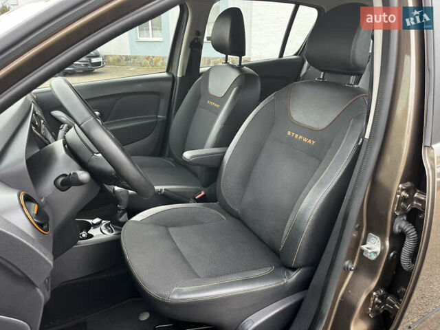 Коричневый Дачия Sandero StepWay, объемом двигателя 0.9 л и пробегом 137 тыс. км за 8699 $, фото 22 на Automoto.ua