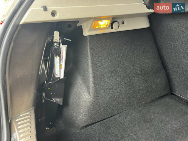 Коричневый Дачия Sandero StepWay, объемом двигателя 0.9 л и пробегом 137 тыс. км за 8699 $, фото 39 на Automoto.ua