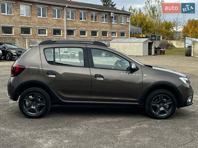 Коричневый Дачия Sandero StepWay, объемом двигателя 0.9 л и пробегом 137 тыс. км за 8699 $, фото 3 на Automoto.ua