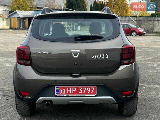 Коричневый Дачия Sandero StepWay, объемом двигателя 0.9 л и пробегом 137 тыс. км за 8699 $, фото 5 на Automoto.ua