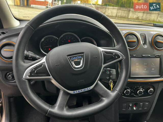Коричневый Дачия Sandero StepWay, объемом двигателя 0.9 л и пробегом 137 тыс. км за 8699 $, фото 26 на Automoto.ua