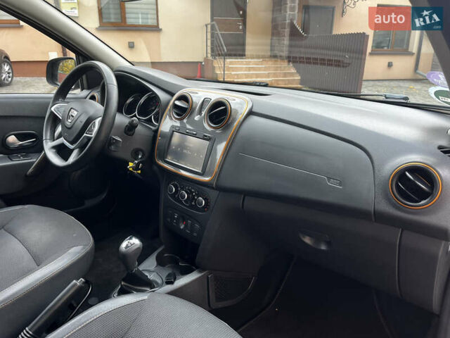 Дачия Sandero StepWay 2017 в Луцке на Automoto.ua Коричневый Дачия Sandero StepWay, объемом двигателя 0.9 л и пробегом 137 тыс. км за 8699 $, фото 31 на Automoto.ua