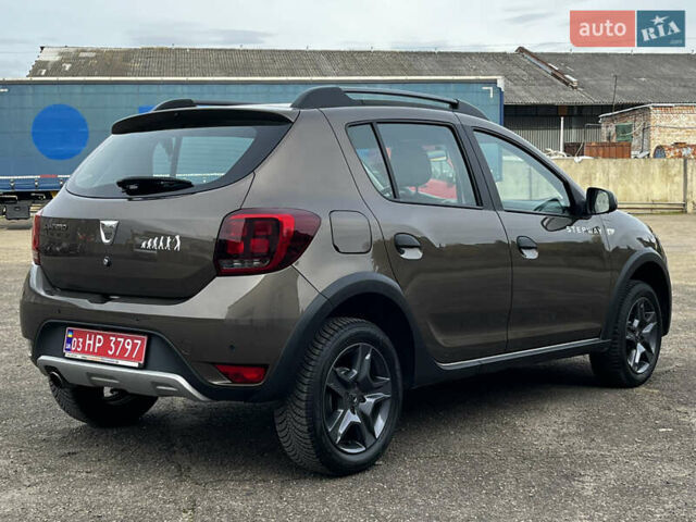 Коричневый Дачия Sandero StepWay, объемом двигателя 0.9 л и пробегом 137 тыс. км за 8699 $, фото 4 на Automoto.ua