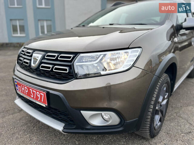 Коричневый Дачия Sandero StepWay, объемом двигателя 0.9 л и пробегом 137 тыс. км за 8699 $, фото 12 на Automoto.ua