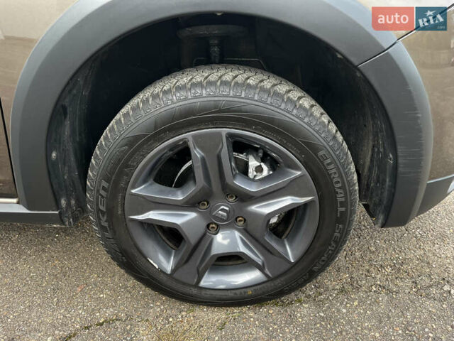 Коричневый Дачия Sandero StepWay, объемом двигателя 0.9 л и пробегом 137 тыс. км за 8699 $, фото 49 на Automoto.ua