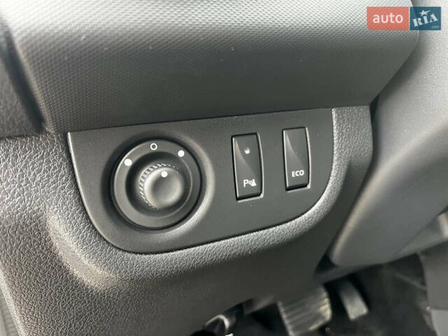 Коричневый Дачия Sandero StepWay, объемом двигателя 0.9 л и пробегом 137 тыс. км за 8699 $, фото 24 на Automoto.ua