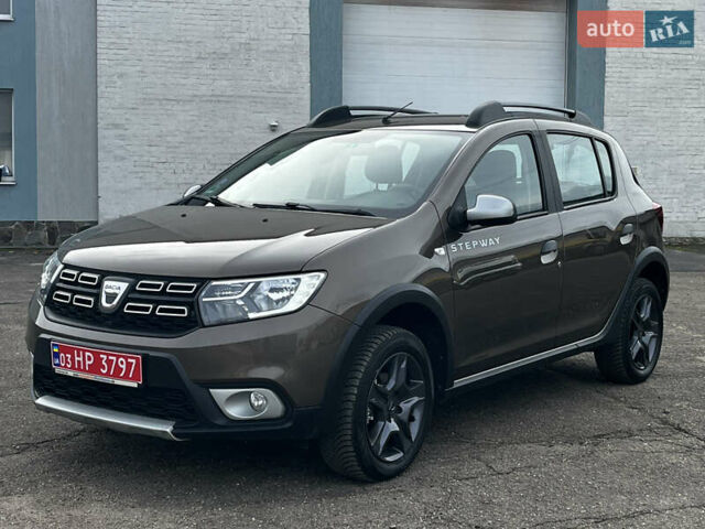 Коричневый Дачия Sandero StepWay, объемом двигателя 0.9 л и пробегом 137 тыс. км за 8699 $, фото 1 на Automoto.ua