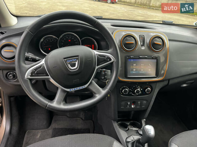 Коричневый Дачия Sandero StepWay, объемом двигателя 0.9 л и пробегом 137 тыс. км за 8699 $, фото 23 на Automoto.ua
