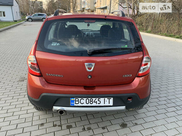 Красный Дачия Sandero StepWay, объемом двигателя 1.5 л и пробегом 182 тыс. км за 6800 $, фото 8 на Automoto.ua