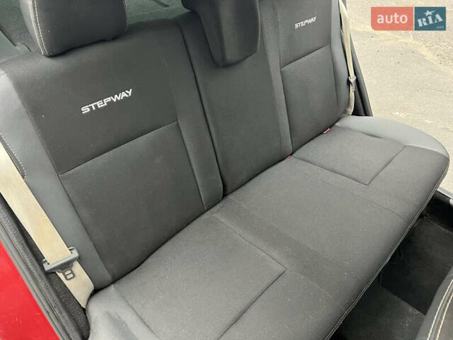 Красный Дачия Sandero StepWay, объемом двигателя 1.6 л и пробегом 100 тыс. км за 6700 $, фото 25 на Automoto.ua