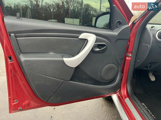 Красный Дачия Sandero StepWay, объемом двигателя 1.6 л и пробегом 100 тыс. км за 6700 $, фото 18 на Automoto.ua