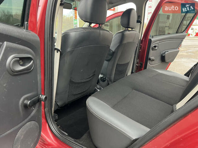 Красный Дачия Sandero StepWay, объемом двигателя 1.6 л и пробегом 100 тыс. км за 6700 $, фото 22 на Automoto.ua
