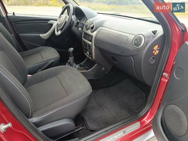 Красный Дачия Sandero StepWay, объемом двигателя 1.6 л и пробегом 183 тыс. км за 5799 $, фото 8 на Automoto.ua