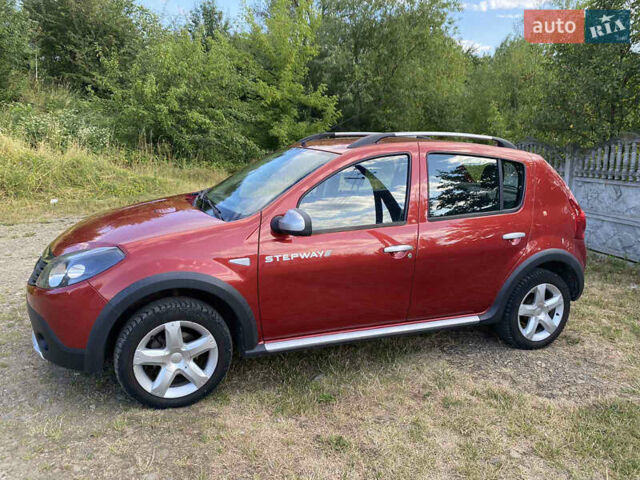 Красный Дачия Sandero StepWay, объемом двигателя 1.6 л и пробегом 167 тыс. км за 6500 $, фото 7 на Automoto.ua
