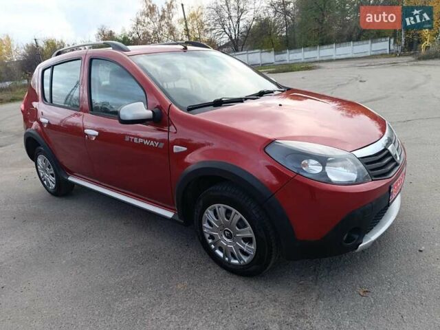 Красный Дачия Sandero StepWay, объемом двигателя 1.6 л и пробегом 183 тыс. км за 5799 $, фото 2 на Automoto.ua