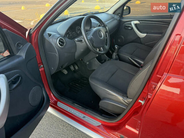 Красный Дачия Sandero StepWay, объемом двигателя 1.46 л и пробегом 228 тыс. км за 7300 $, фото 8 на Automoto.ua