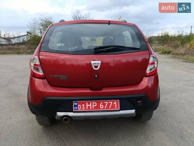 Красный Дачия Sandero StepWay, объемом двигателя 1.6 л и пробегом 183 тыс. км за 5799 $, фото 3 на Automoto.ua