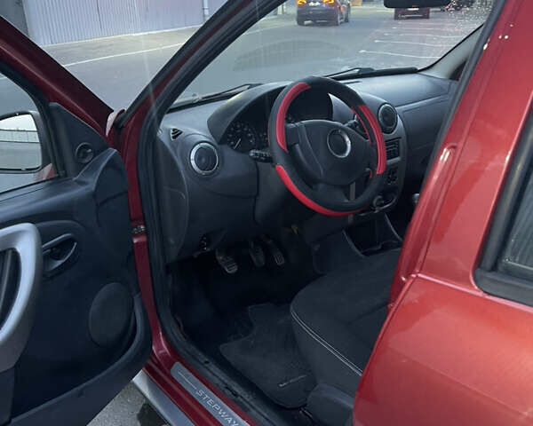 Красный Дачия Sandero StepWay, объемом двигателя 1.6 л и пробегом 130 тыс. км за 5900 $, фото 8 на Automoto.ua