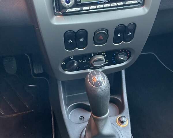 Красный Дачия Sandero StepWay, объемом двигателя 1.6 л и пробегом 195 тыс. км за 6299 $, фото 13 на Automoto.ua