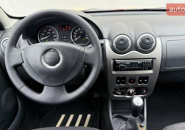 Красный Дачия Sandero StepWay, объемом двигателя 1.6 л и пробегом 207 тыс. км за 6650 $, фото 11 на Automoto.ua