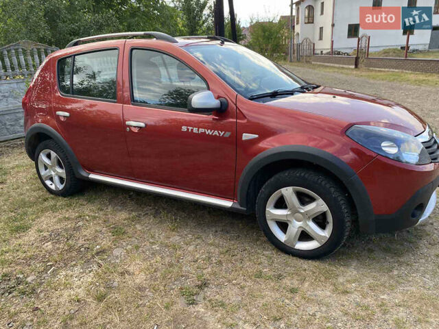 Красный Дачия Sandero StepWay, объемом двигателя 1.6 л и пробегом 167 тыс. км за 6500 $, фото 2 на Automoto.ua