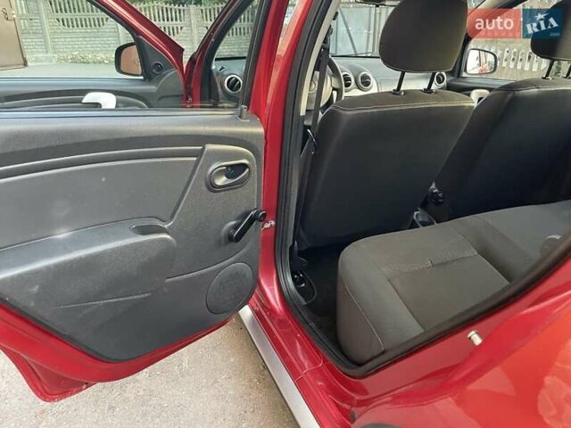 Красный Дачия Sandero StepWay, объемом двигателя 1.6 л и пробегом 111 тыс. км за 6900 $, фото 10 на Automoto.ua