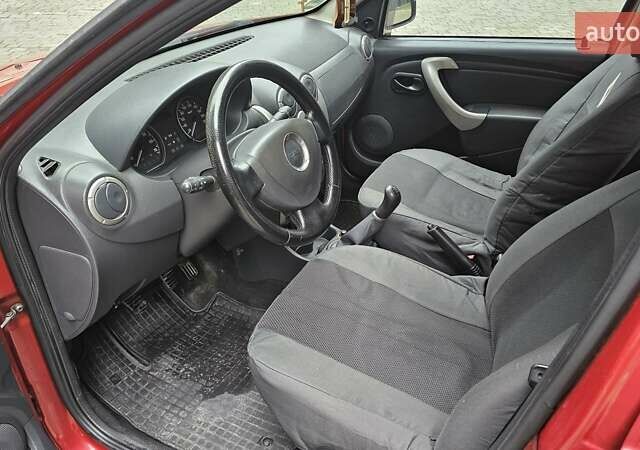 Красный Дачия Sandero StepWay, объемом двигателя 1.46 л и пробегом 191 тыс. км за 6300 $, фото 9 на Automoto.ua