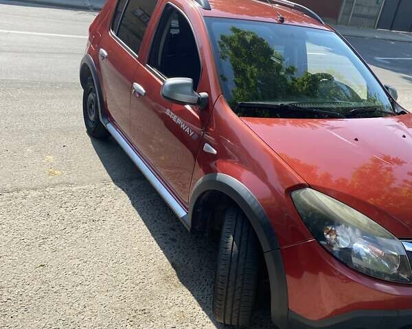 Красный Дачия Sandero StepWay, объемом двигателя 1.6 л и пробегом 227 тыс. км за 6400 $, фото 5 на Automoto.ua