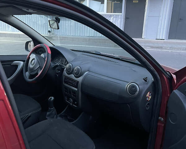 Красный Дачия Sandero StepWay, объемом двигателя 1.6 л и пробегом 130 тыс. км за 5900 $, фото 5 на Automoto.ua