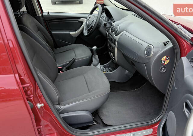 Красный Дачия Sandero StepWay, объемом двигателя 1.6 л и пробегом 207 тыс. км за 6650 $, фото 13 на Automoto.ua