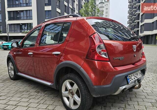 Красный Дачия Sandero StepWay, объемом двигателя 1.46 л и пробегом 191 тыс. км за 6300 $, фото 2 на Automoto.ua