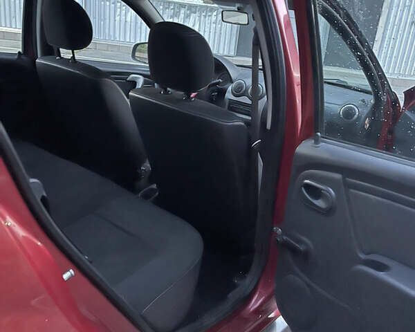Красный Дачия Sandero StepWay, объемом двигателя 1.6 л и пробегом 130 тыс. км за 5900 $, фото 6 на Automoto.ua