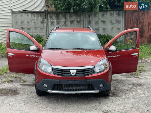 Червоний Дачія Sandero StepWay, об'ємом двигуна 1.6 л та пробігом 164 тис. км за 5700 $, фото 10 на Automoto.ua
