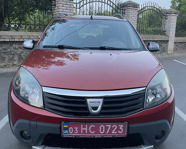 Красный Дачия Sandero StepWay, объемом двигателя 1.6 л и пробегом 130 тыс. км за 5900 $, фото 1 на Automoto.ua