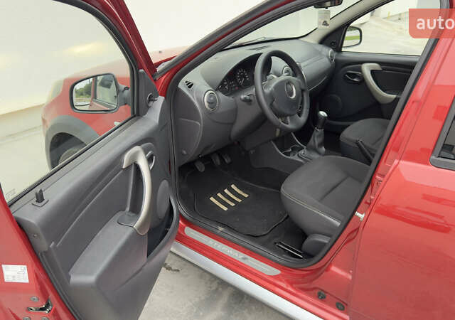Красный Дачия Sandero StepWay, объемом двигателя 1.6 л и пробегом 207 тыс. км за 6650 $, фото 6 на Automoto.ua
