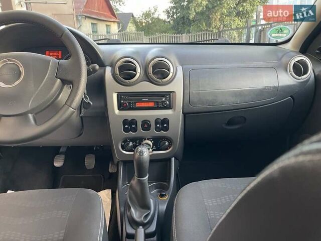Красный Дачия Sandero StepWay, объемом двигателя 1.6 л и пробегом 111 тыс. км за 6900 $, фото 7 на Automoto.ua