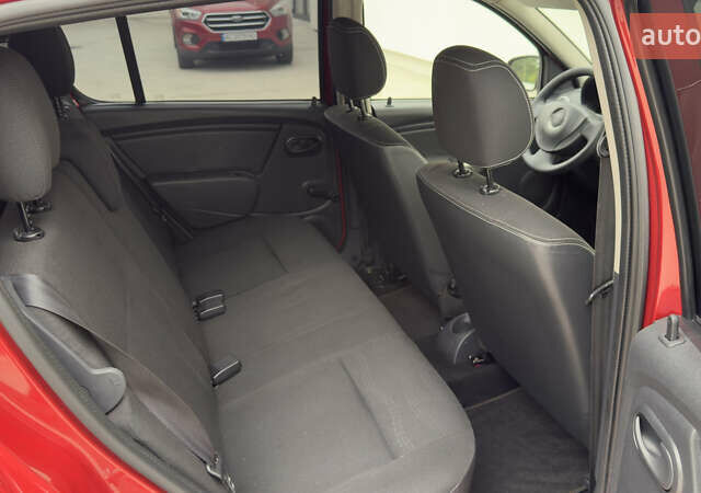 Красный Дачия Sandero StepWay, объемом двигателя 1.6 л и пробегом 207 тыс. км за 6650 $, фото 9 на Automoto.ua