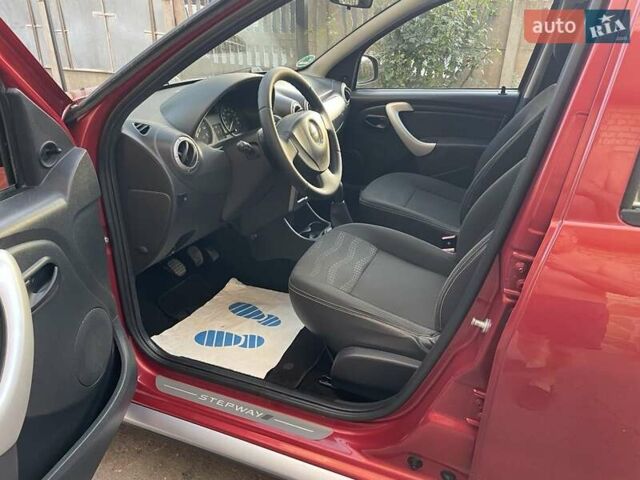 Красный Дачия Sandero StepWay, объемом двигателя 1.6 л и пробегом 111 тыс. км за 6900 $, фото 8 на Automoto.ua