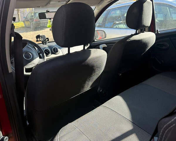 Красный Дачия Sandero StepWay, объемом двигателя 1.6 л и пробегом 220 тыс. км за 6000 $, фото 6 на Automoto.ua