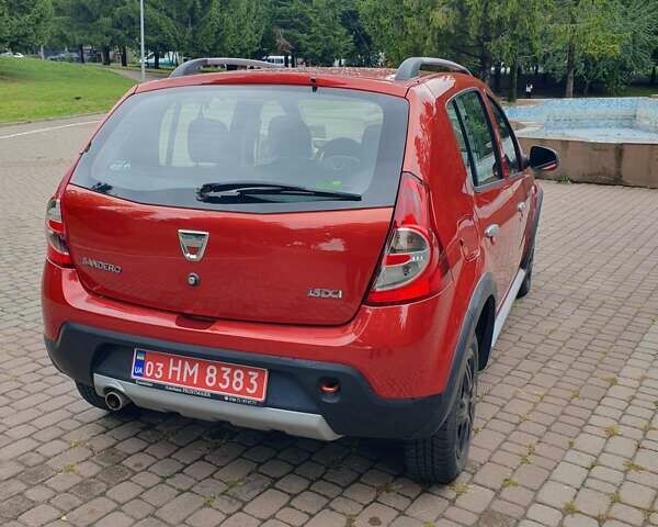 Красный Дачия Sandero StepWay, объемом двигателя 1.5 л и пробегом 208 тыс. км за 6999 $, фото 3 на Automoto.ua