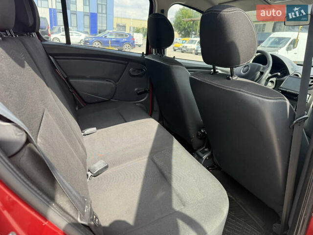 Красный Дачия Sandero StepWay, объемом двигателя 1.6 л и пробегом 199 тыс. км за 6550 $, фото 26 на Automoto.ua