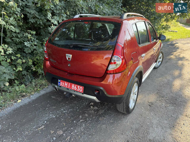 Красный Дачия Sandero StepWay, объемом двигателя 1.6 л и пробегом 220 тыс. км за 6999 $, фото 5 на Automoto.ua