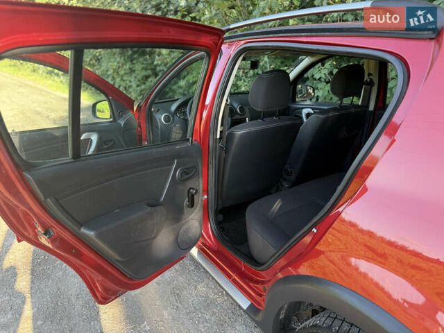 Красный Дачия Sandero StepWay, объемом двигателя 1.6 л и пробегом 220 тыс. км за 6999 $, фото 26 на Automoto.ua