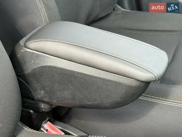 Красный Дачия Sandero StepWay, объемом двигателя 1.6 л и пробегом 199 тыс. км за 6550 $, фото 36 на Automoto.ua