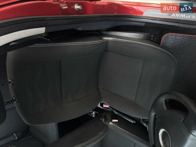 Красный Дачия Sandero StepWay, объемом двигателя 1.6 л и пробегом 135 тыс. км за 6750 $, фото 12 на Automoto.ua