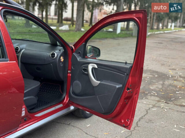Красный Дачия Sandero StepWay, объемом двигателя 1.6 л и пробегом 135 тыс. км за 6750 $, фото 19 на Automoto.ua