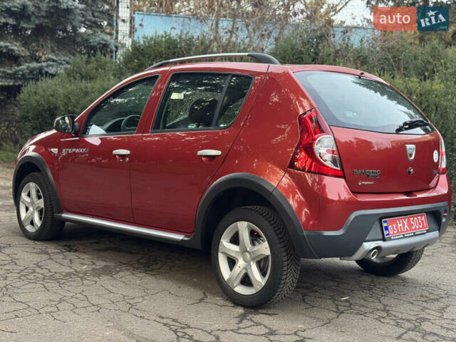 Красный Дачия Sandero StepWay, объемом двигателя 1.6 л и пробегом 135 тыс. км за 6750 $, фото 7 на Automoto.ua