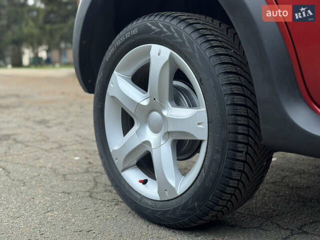 Красный Дачия Sandero StepWay, объемом двигателя 1.6 л и пробегом 135 тыс. км за 6750 $, фото 25 на Automoto.ua
