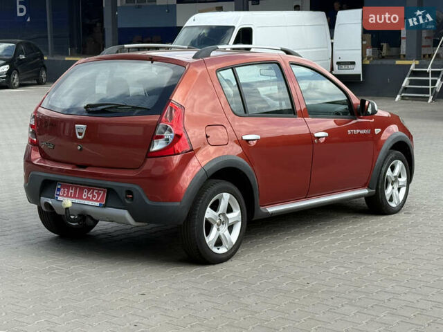 Красный Дачия Sandero StepWay, объемом двигателя 1.6 л и пробегом 199 тыс. км за 6550 $, фото 5 на Automoto.ua