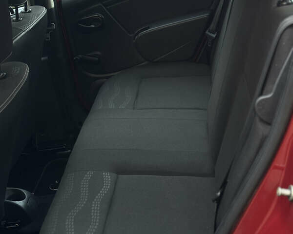 Красный Дачия Sandero StepWay, объемом двигателя 1.6 л и пробегом 135 тыс. км за 6750 $, фото 14 на Automoto.ua